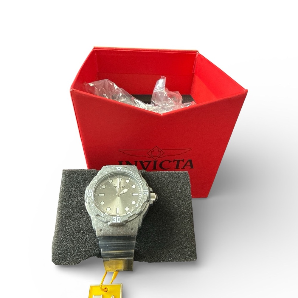 Invicta Women's Gray Dive-Style Watch - Picture 2 of 3
